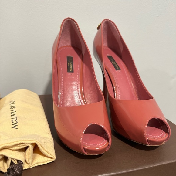 Authentic Louis Vuitton Oh Really Pumps - Picture 13 of 16